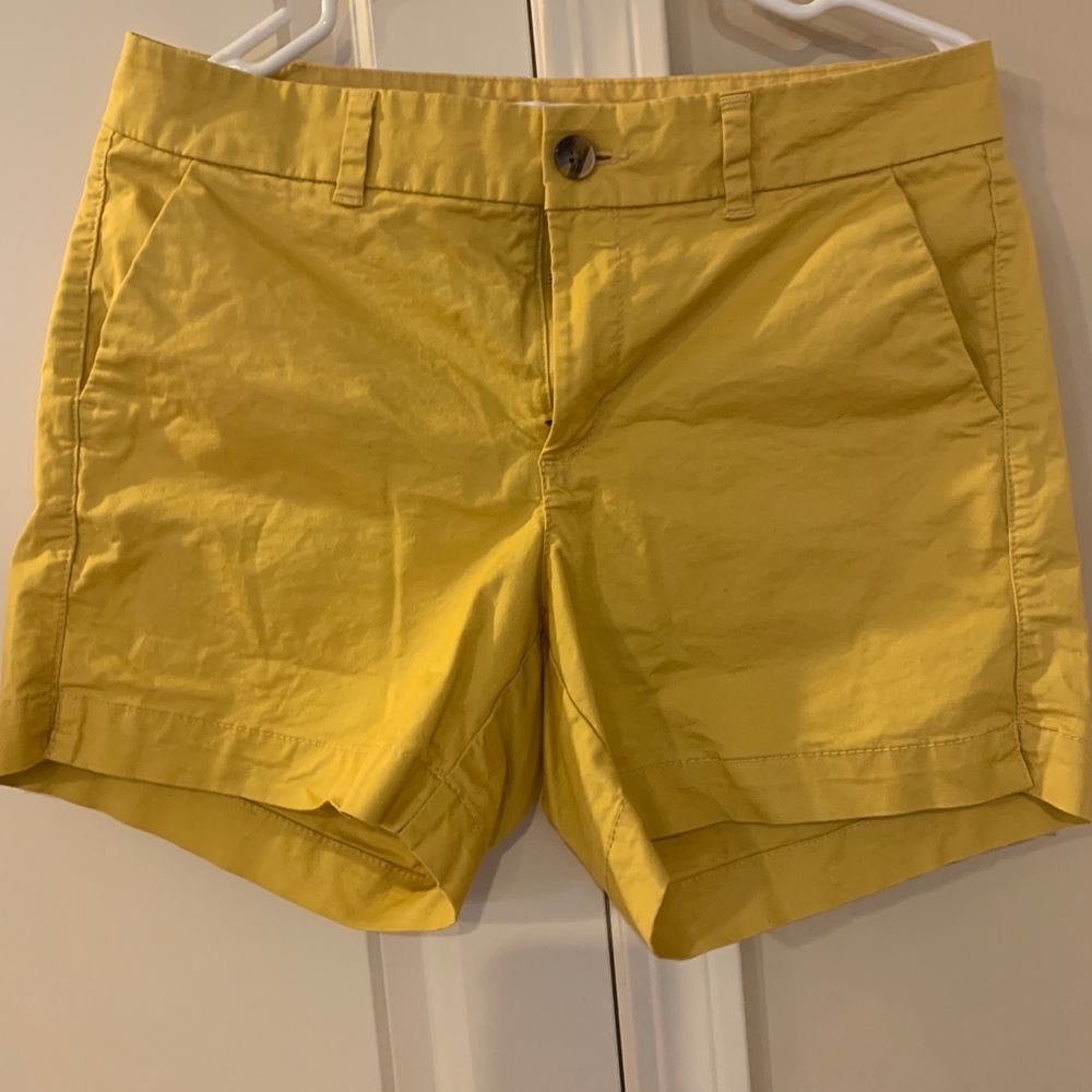 Mustard color Everyday short Mid rise